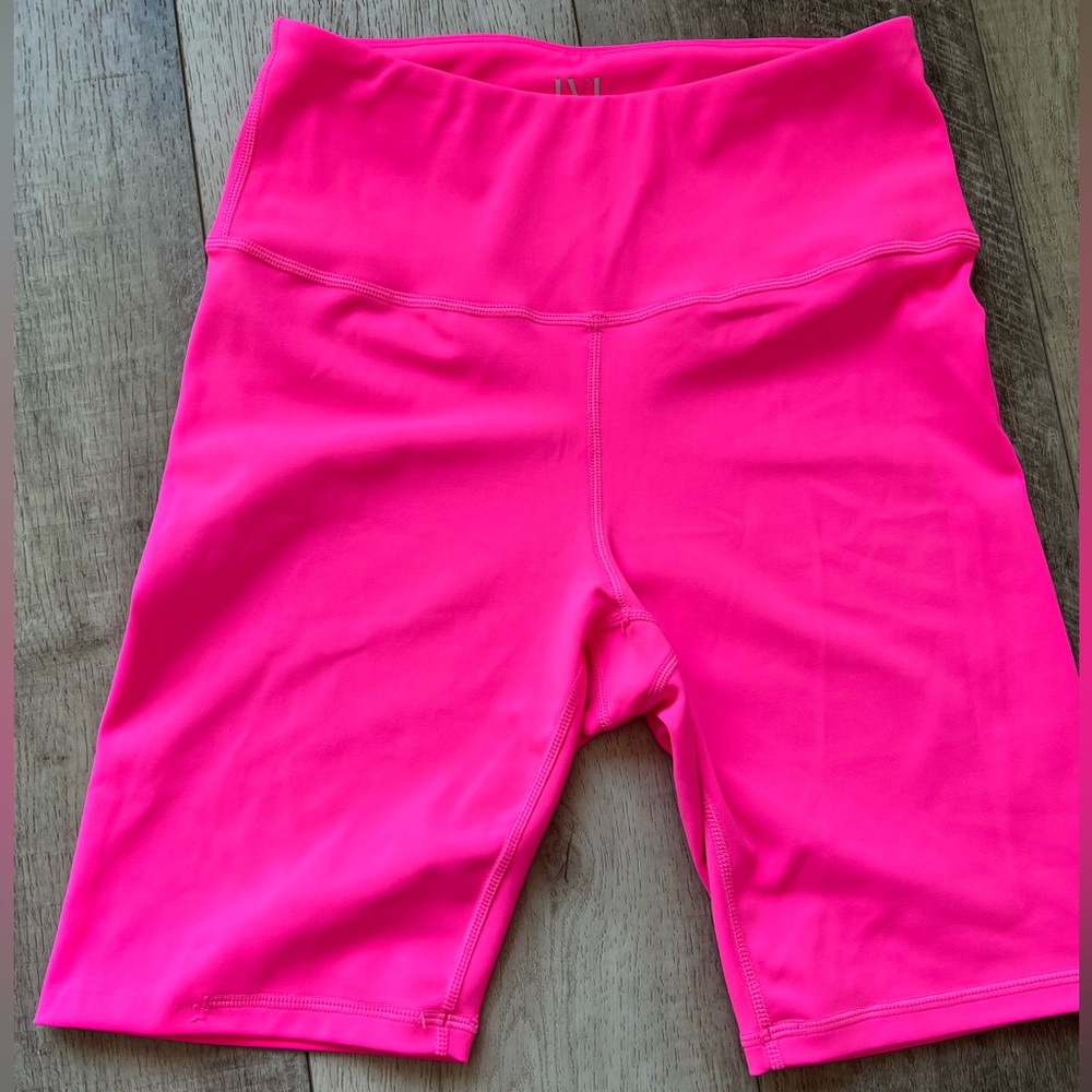 IVL BIKER SHORTS - Hot Pink